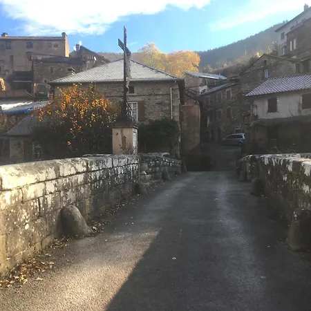 בית נופש Maison De Village Sud Aveyron Montjaux
